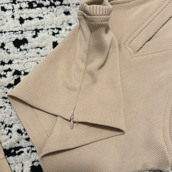 Manière de Voir Ribbed Biker Short Set - Picture 6 of 8